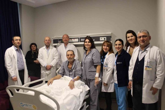 Karaciğer Hastası Babasına Canlı Verici Oldu