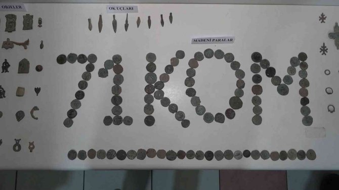 Osmanlı Ve Roma Dönemlerine Ait Yüzlerce Tarihi Eser Ele Geçirildi: Aralarındaki O Mühür Dikkat Çekti