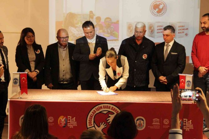 Selçuk’ta Çocuklar İçin Gıda Dayanışması Yola Çıktı