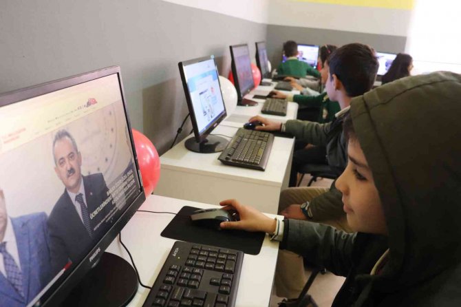 Siirt’te İlkokula Bilişim Sınıfı
