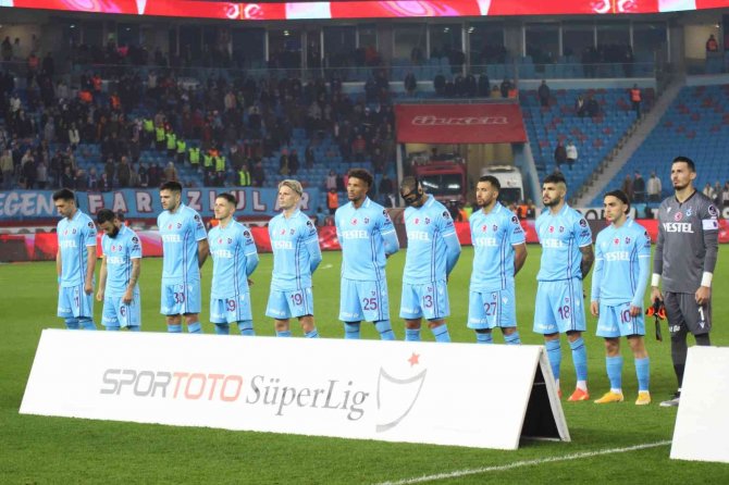 Spor Toto Süper Lig: Trabzonspor: 1 - Giresunspor: 0 (İ̇lk Yarı)