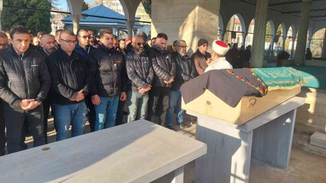 Trafik Kazasında Hayatını Kaybeden Genç Kız Toprağa Verildi