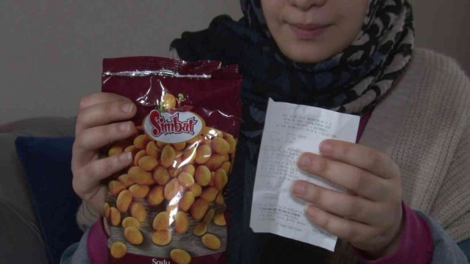 Üsküdar’da Marketten Aldığı Çerez Paketinden Çamur Ve Taşlı Ürün Çıktı