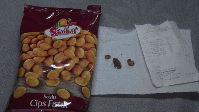 Üsküdar’da Marketten Aldığı Çerez Paketinden Çamur Ve Taşlı Ürün Çıktı