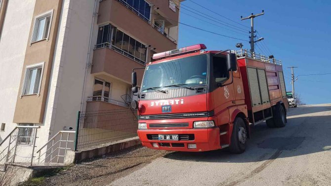 Uyguladığı Yöntemle Evi Yanmaktan Kurtardı