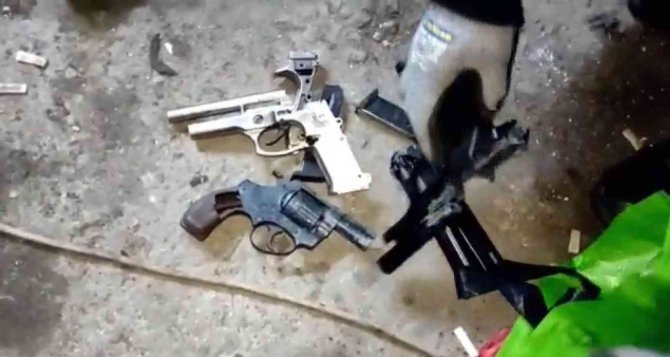 Uyuşturucuyu Çatıdaki Kiremitlerin Altına Zulalamışlar
