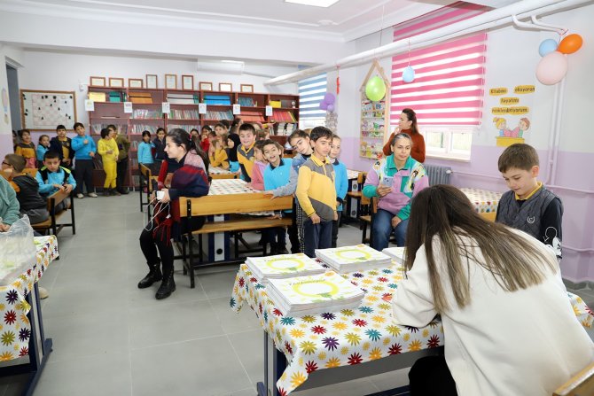 Öğrenciler, Karahindiba İle Hayal Dünyasına Daldı