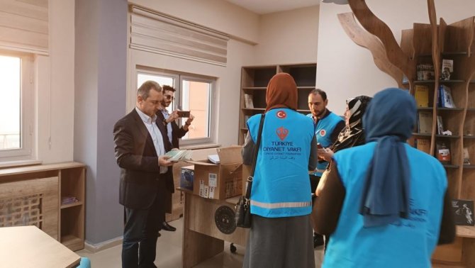 Kış Bayramı Projesiyle Çocukları Sevindirdiler