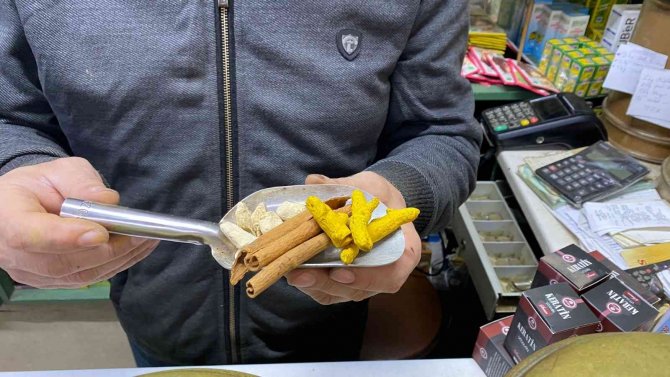 Gripten Kurtulmak İsteyen Kış Çayına Akın Etti