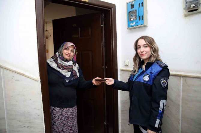 Alanya’da Tatilcilerin Kaybolan Eşyaları Adresine Kargoyla Gönderiliyor