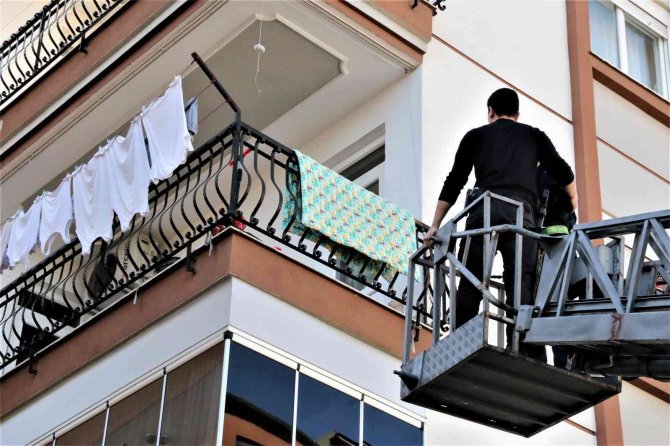 Yakınlarının Haber Alamadığı Tır Şoförü, Evinde Yarı Baygın Halde Bulundu
