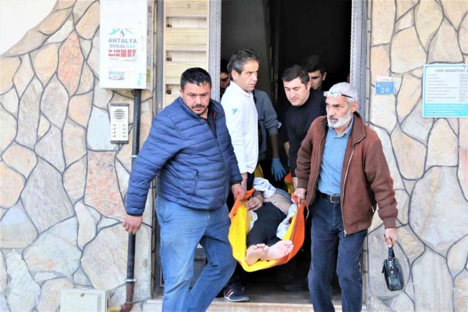 Yakınlarının Haber Alamadığı Tır Şoförü, Evinde Yarı Baygın Halde Bulundu