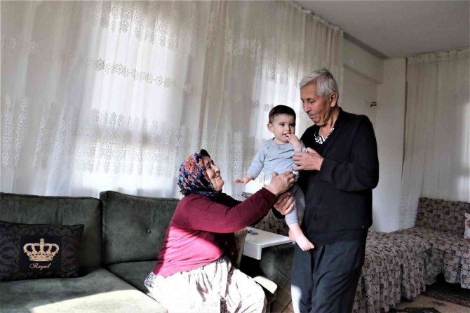 Tarihi Yangında "İ̇ğnem Bile Çıkmadı" Diyerek Feryat Eden Havva Teyze Yeni Evine Kavuştu