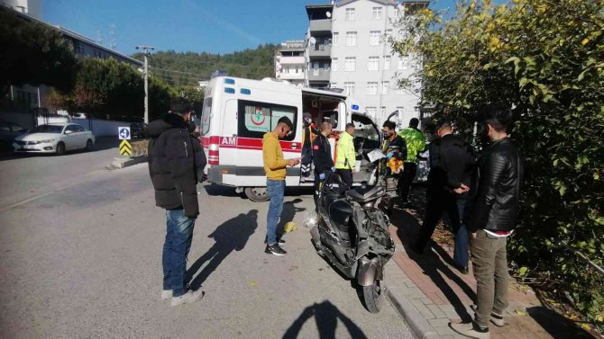 Kaskı Sayesinde Ölümden Döndü, Motosikletini Emanet Etmeden Ambulansa Binmedi