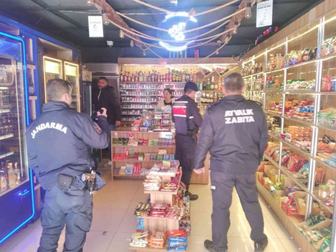 Ayvalık’ta Marketlere Yönelik Denetimler Sürüyor