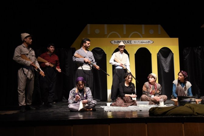 ’Bir Ölür Bin Diriliriz’ Tiyatro Oyunu İzleyiciden Tam Not Aldı