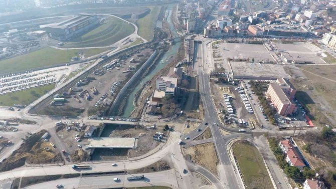 Karabük’te Kavşak Projesi Ve Araç Çayı Projesinde Çalışmalar Sürüyor