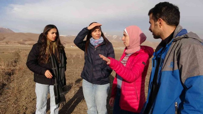 Filistinli Turistler 20 Bin Yıllık Buzulların Yer Aldığı Cilo Dağları’na Hayran Kaldı
