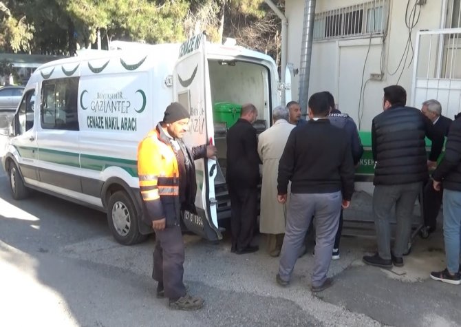 Karşıya Geçmek İsterken Aracın Çarptığı Yaşlı Adam Hayatını Kaybetti