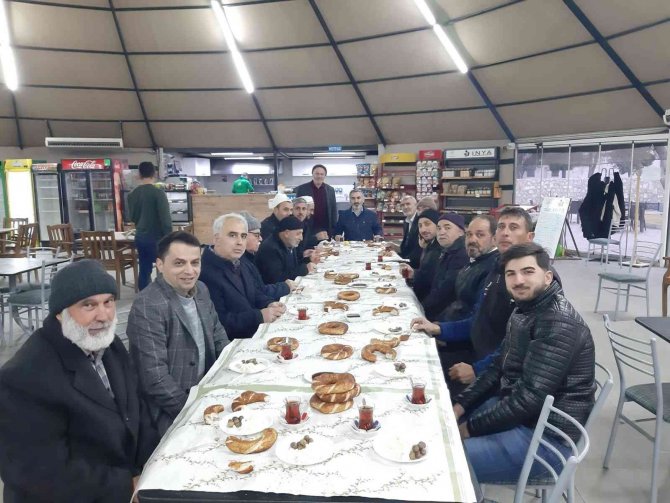 Germencik’te Vatandaşlar Sabah Namazında Bir Araya Geliyor