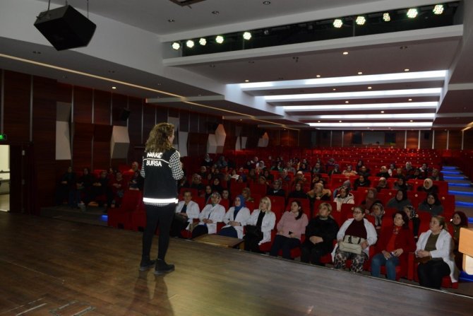 İ̇nesmek Kursiyerlerine “En İ̇yi Narkotik Polisi Anne” Projesi Anlatıldı