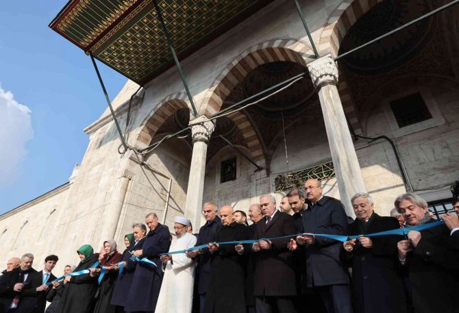 Cumhurbaşkanı Erdoğan, Restorasyonu Tamamlanan 3.5 Asırlık Yeni Cami’yi Yeniden İbadete Açtı