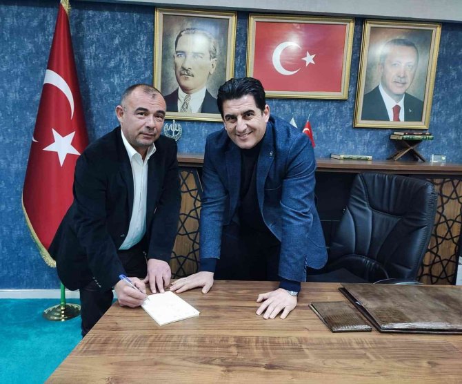 İ̇yi̇ Parti’den İstifa Edip Ak Parti’ye Geçti