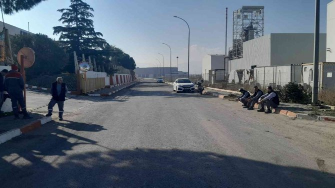 İ̇zmir’de Boya Fabrikasında Patlama: 5 Yaralı
