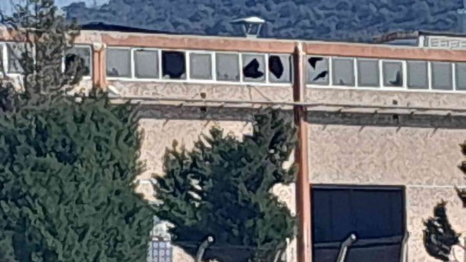 İ̇zmir’de Boya Fabrikasında Patlama: 5 Yaralı
