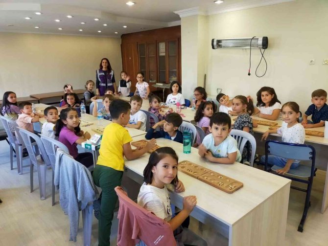 Çocuklar Akıl Ve Zeka Oyunlarıyla Öğreniyor