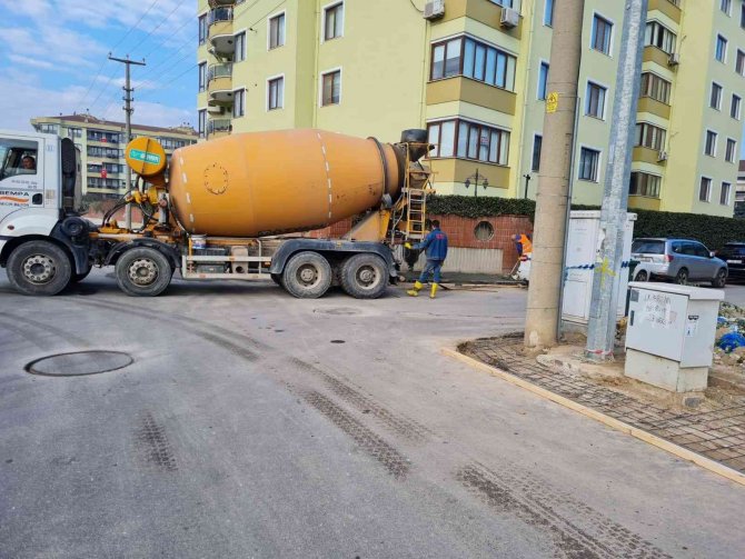 İ̇zmit Belediyesi, Plajyolu’nda Mesaisine Devam Ediyor