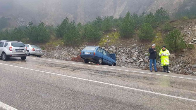 Karabük’te İki Otomobil Çarpıştı: 3 Yaralı