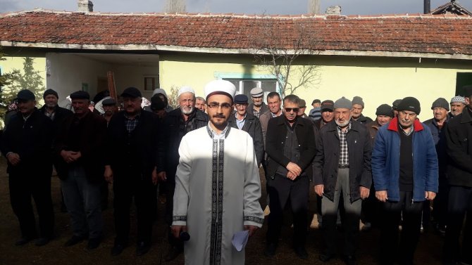 Kurak Giden Havalardan Dolayı Köylüler Yağmur Duasına Çıktı