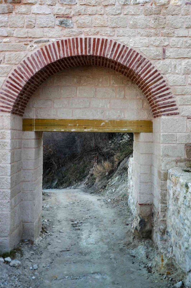 Kütahya’da Kale Kapısı Tamam