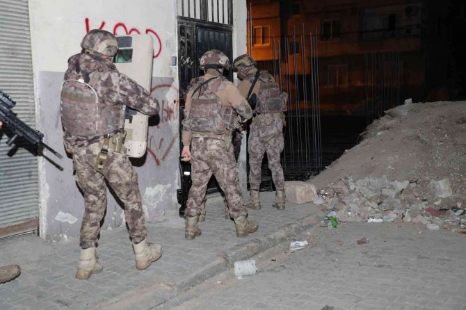 Mersin’deki Terör Operasyonunda 500 Gram Patlayıcı Ele Geçirildi