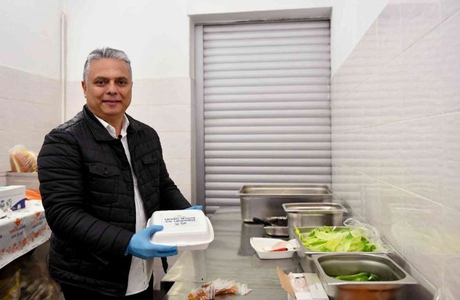 Muratpaşa’dan Ücretsiz Okul Yemeği