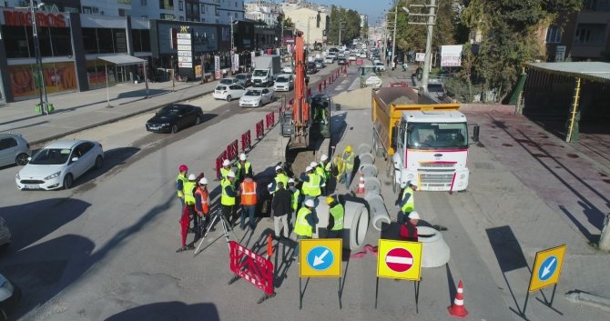 Osmaniye Merkez İçme Suyu Ve Merkez Kanalizasyon Projesinde İlk Kepçe Vuruldu
