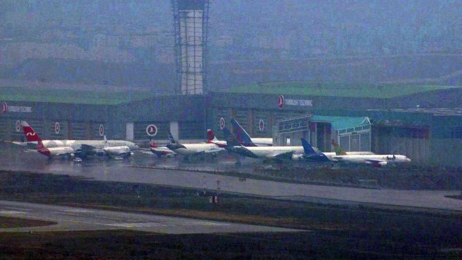 Sabiha Gökçen Havalimanı Pistinde Tavşan Kazası