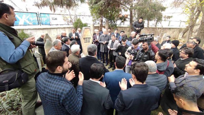 "Kudüs Şairi" Mehmet Akif İ̇nan Kabri Başında Anıldı