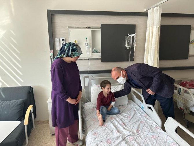 Uşak’ta Hastane, Hasta Çocuklar İçin Okula Dönüştürüldü