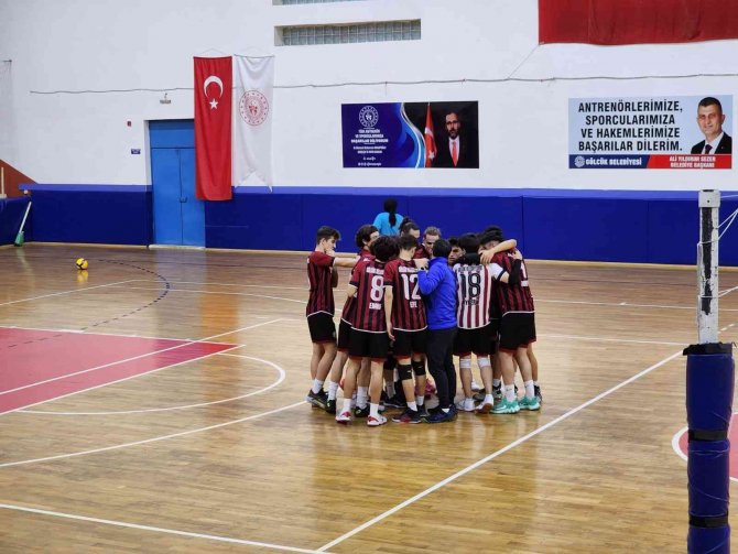 Yeni Kurulan Voleybol Takımı, İlk Maçından Galibiyetle Ayrıldı