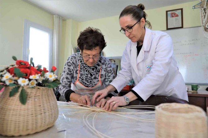 Kadınlar Geleceğine Kültürevleri İle Yön Veriyor