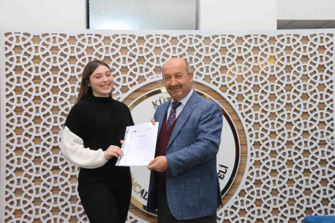 Yurt Dışında Stajlarını Tamamlayan Yoncalı Mtal Öğrencilerine Belgeleri Verildi