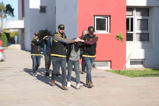 Bar Cinayetine İki Tutuklama