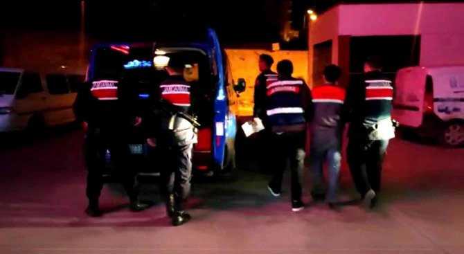 Yaşlı Kadını Gece Maske Takıp Gasp Ettiler, Jasat’a Yakalandılar