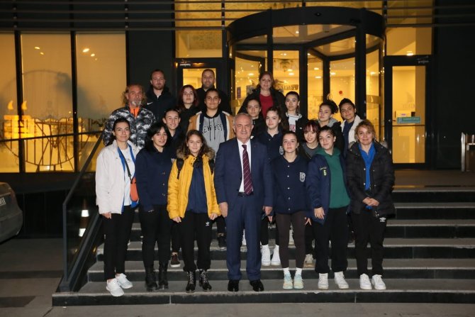 Galibiyeti Kutladılar