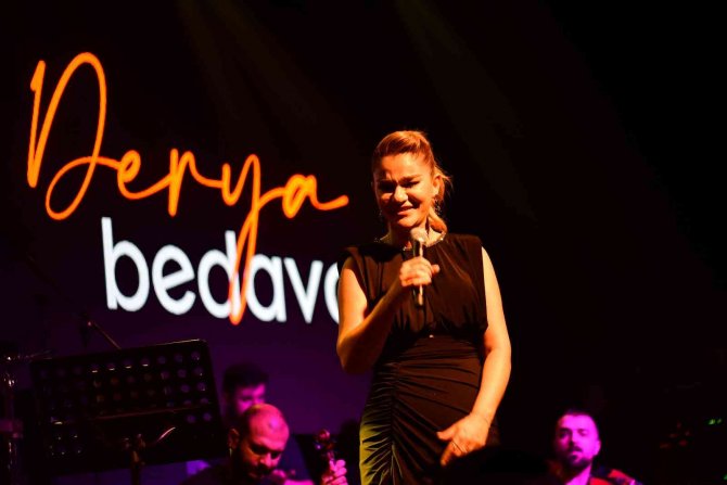 Derya Bedavacı Bursalılara Unutulmaz Bir Gece Yaşattı