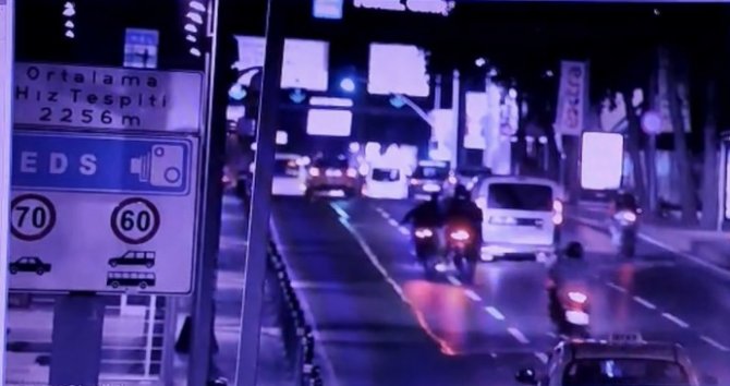 Beşiktaş’ta Motosikletli 3 Gencin Öldüğü Kaza Kamerada