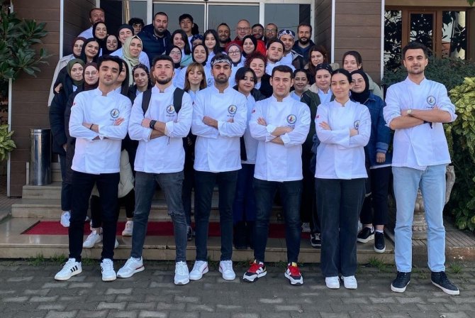Gastronomi Ve Mutfak Sanatları Öğrencileri Sektörü Takip Ediyor