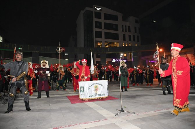 Kurtuluşun 101. Yılında Coşku Dolu Fener Alayı Yürüyüşü Yapıldı